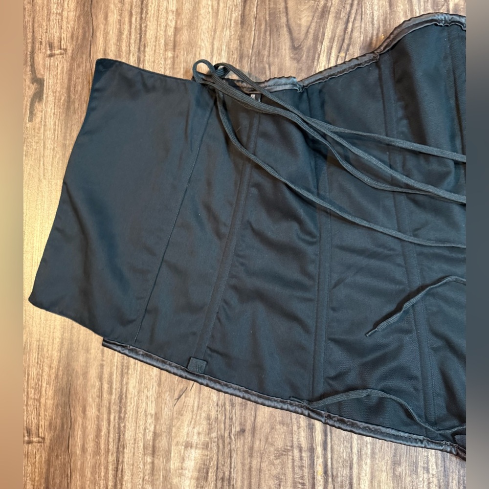 Top Drawer by Daisy Corsets XXL - Picture 9 of 12